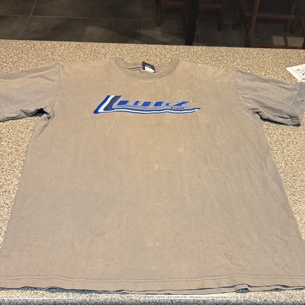 Y2k 90s lugz shirt